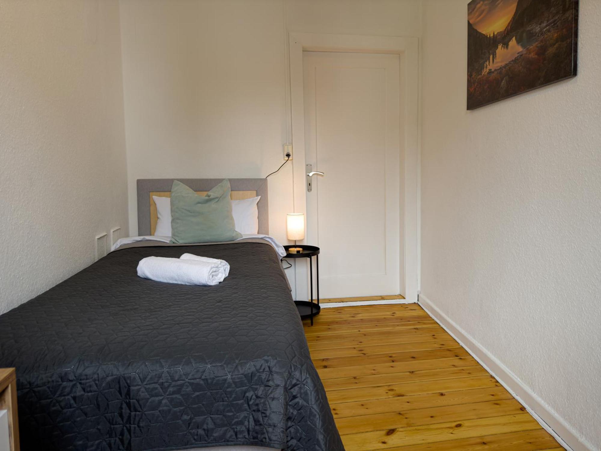 Immostay #8 - Haus Fuer 13 Personen Mit 7 Zimmer - Grosser Garten & Grill, Free Parking, Wlan Bremen Luaran gambar