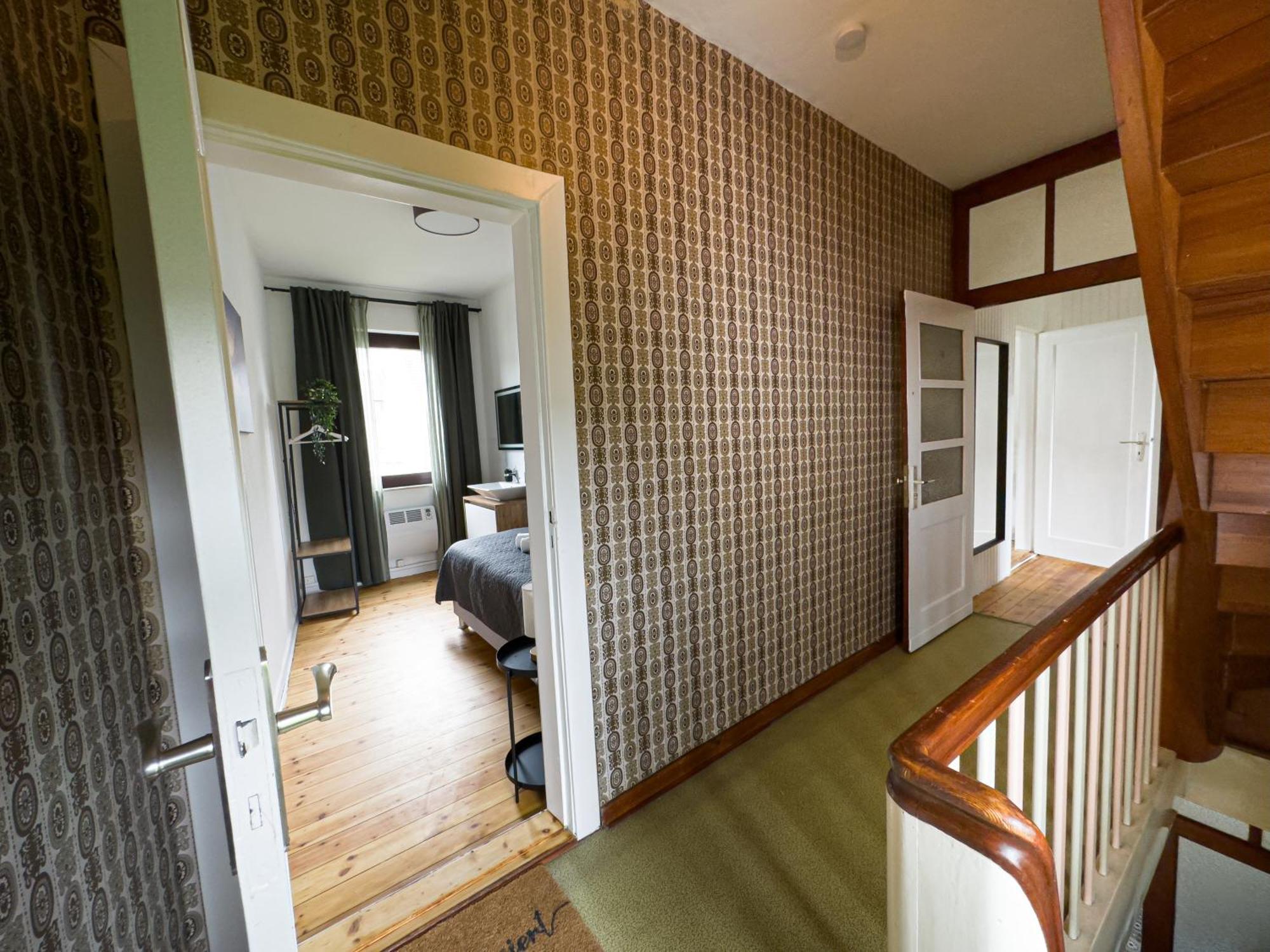 Immostay #8 - Haus Fuer 13 Personen Mit 7 Zimmer - Grosser Garten & Grill, Free Parking, Wlan Bremen Luaran gambar