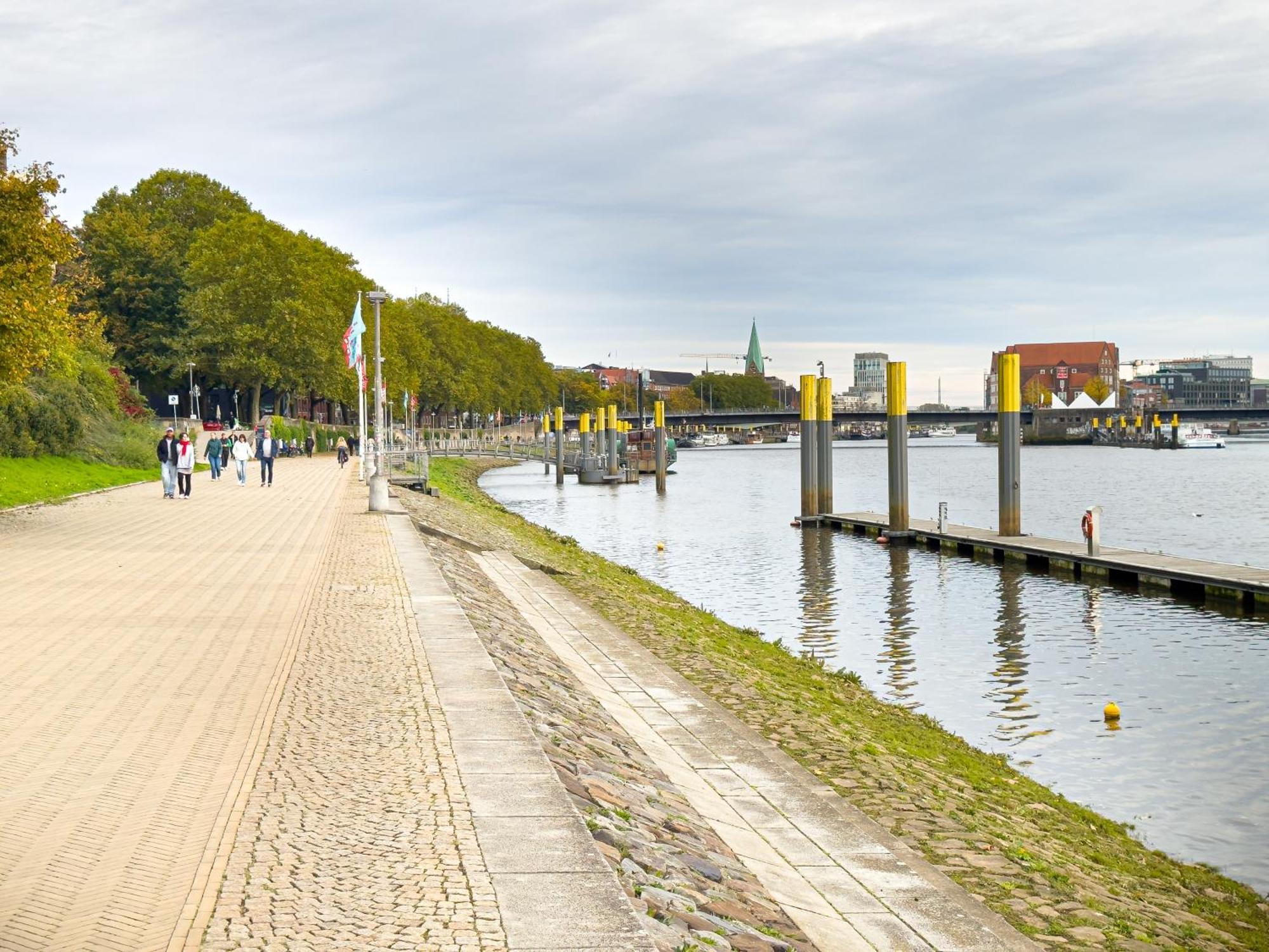 Immostay #8 - Haus Fuer 13 Personen Mit 7 Zimmer - Grosser Garten & Grill, Free Parking, Wlan Bremen Luaran gambar